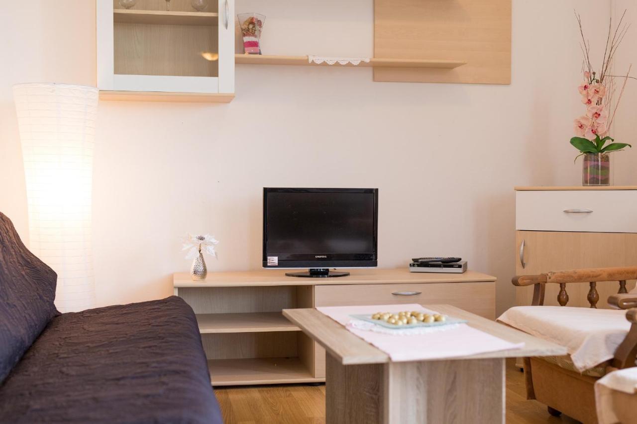 Rasopasno Apartment With Terrace And Private Parking Extérieur photo
