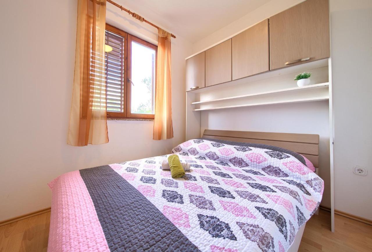 Rasopasno Apartment With Terrace And Private Parking Extérieur photo