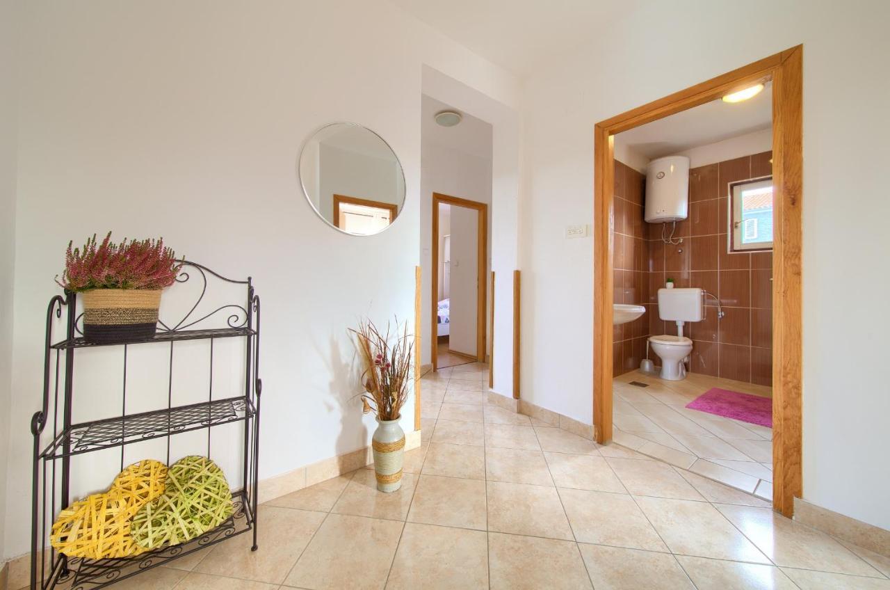 Rasopasno Apartment With Terrace And Private Parking Extérieur photo